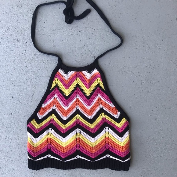 FOREVER 21 Geometrical Knit Crochet High Neck Scalloped Edge Crop Halter Top - Picture 3 of 6